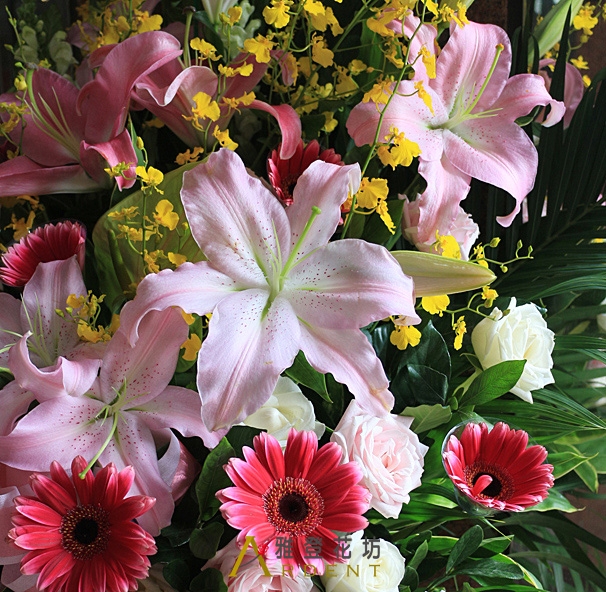 鴻圖大展祝賀高架花籃