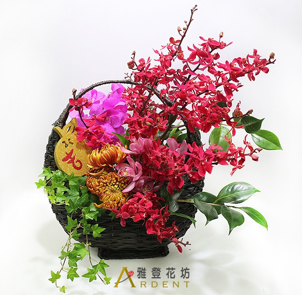 雅登花坊為台北市實體花店及網路七夕情人節訂花服務 提供情人花束玫瑰花束蝴蝶蘭盆景桌花束 情人花禮 生日花束 開幕盆景 高架花籃 蝴蝶蘭盆景 開運竹 花禮線上訂購代客送花遞送全台灣的花店 雅登花坊為台北市實體花店及網路七夕情人節訂花服務 提供情人花束玫瑰花束蝴蝶蘭盆景桌花束 情人花禮 生日花束 開幕盆景 高架花籃 蝴蝶蘭盆景 開運竹 花禮線上訂購代客送花遞送全台灣的花店